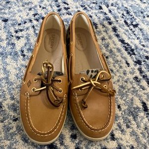 Sperry 9